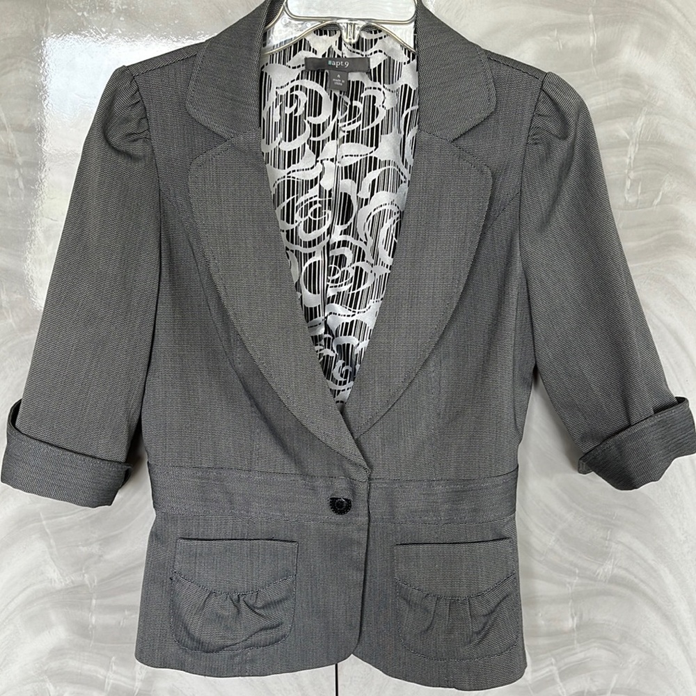 Women’s size 4 Summer Jacket